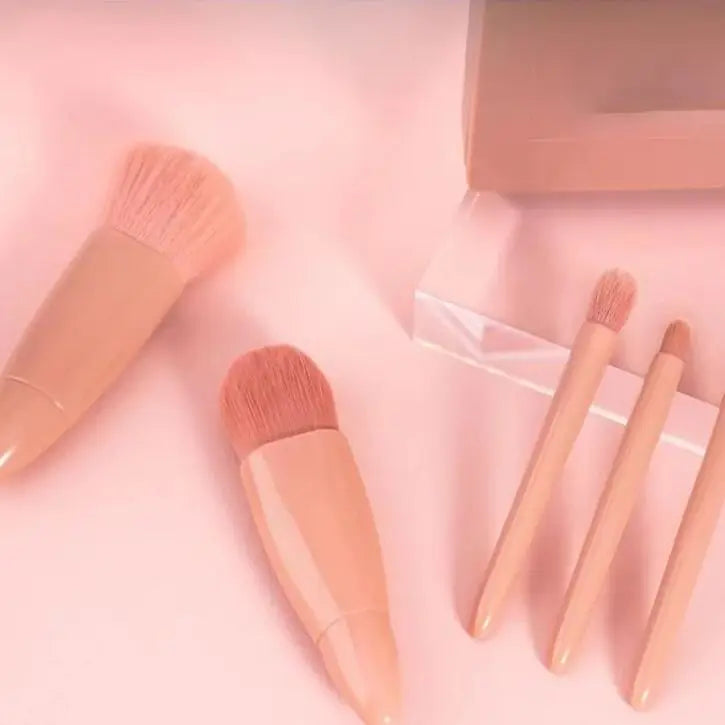 Juego de 5 mini brochas de maquillaje LuxuryGlow con estuche de espejo rosa: brochas de fibra de lana suaves y fáciles de transportar.