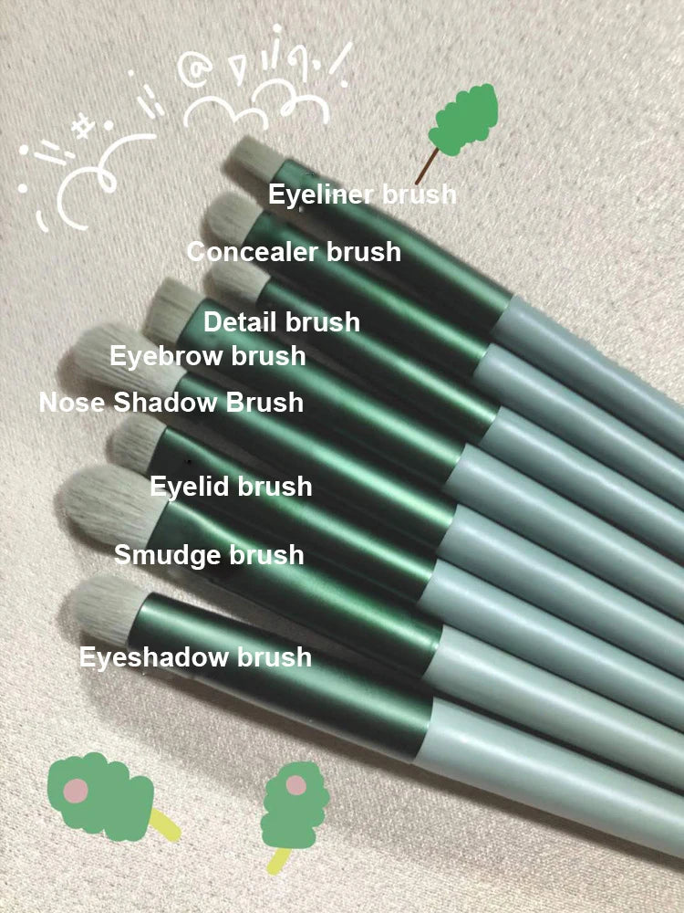 LuxuryGlow - Juego de 13 brochas de maquillaje profesionales: brochas de nailon suaves para base, sombra de ojos y rubor, con estuche de viaje