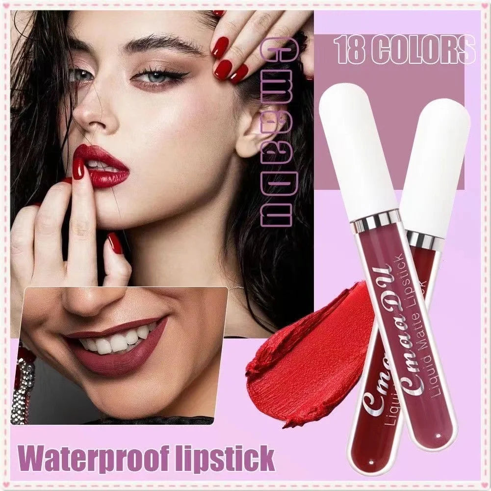 Brillo labial mate CmaaDu: labial resistente al agua y de larga duración en intensos tonos rojos.