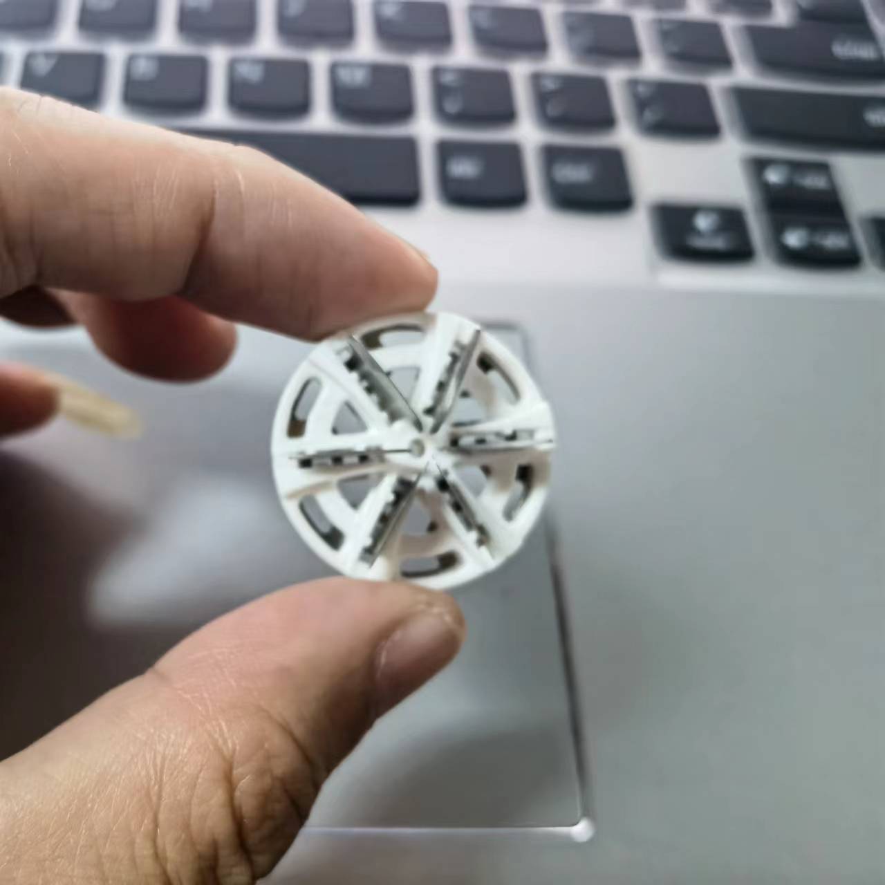ماكينة حلاقة كهربائية صغيرة محمولة بمنفذ USB من LuxuryGlow للرجال والنساء - ماكينة حلاقة لاسلكية جافة ورطبة