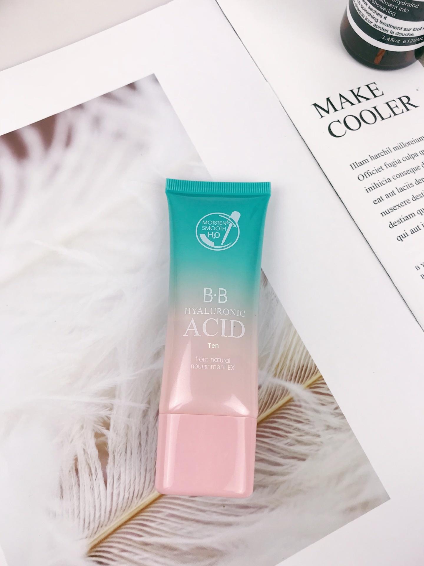 Set de cuidado facial 6 en 1 con ácido hialurónico de Qiqian para una hidratación profunda y una luminosidad radiante.
